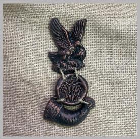 Магнит орел с монетой сувениры Лель